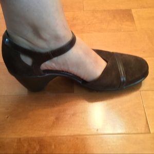 Dansko dress shoe